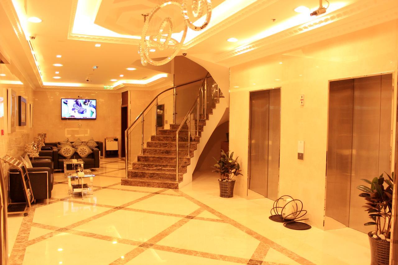Montreal Naif Hotel Dubai Exteriör bild